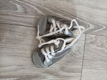 Chaussures bébé grises