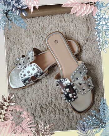 Claquettes/tongs argentées