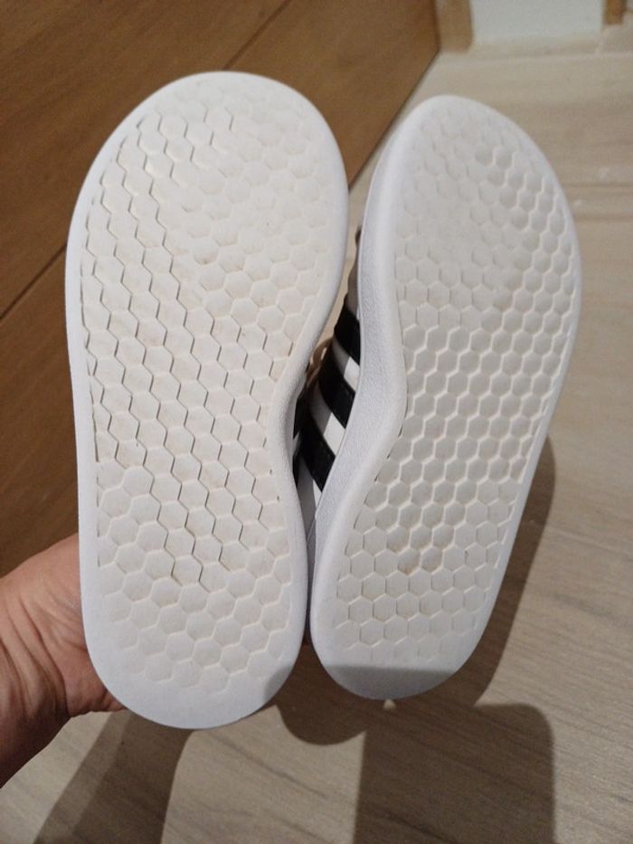 Basket Adidas 28 - photo numéro 3