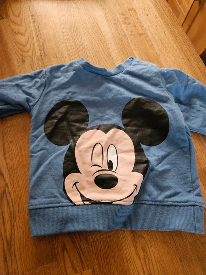 Pull 6 mois mickey