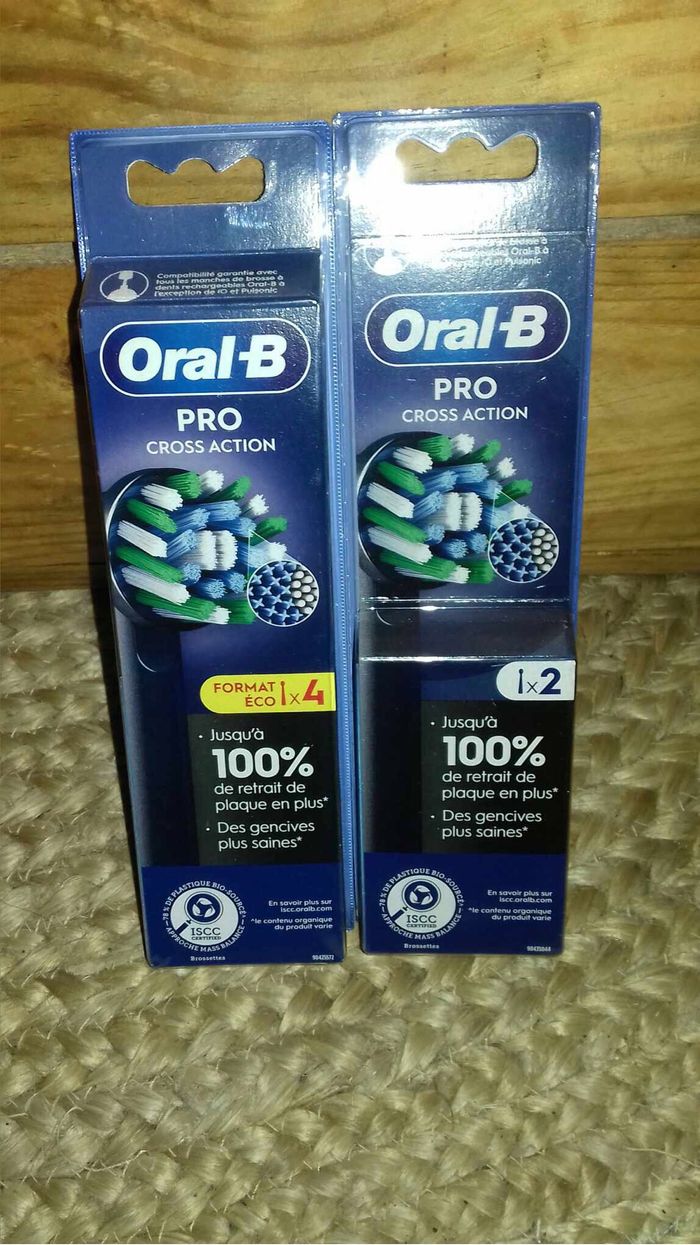 Brossettes Oralb Pro Noir Cross Action 10€