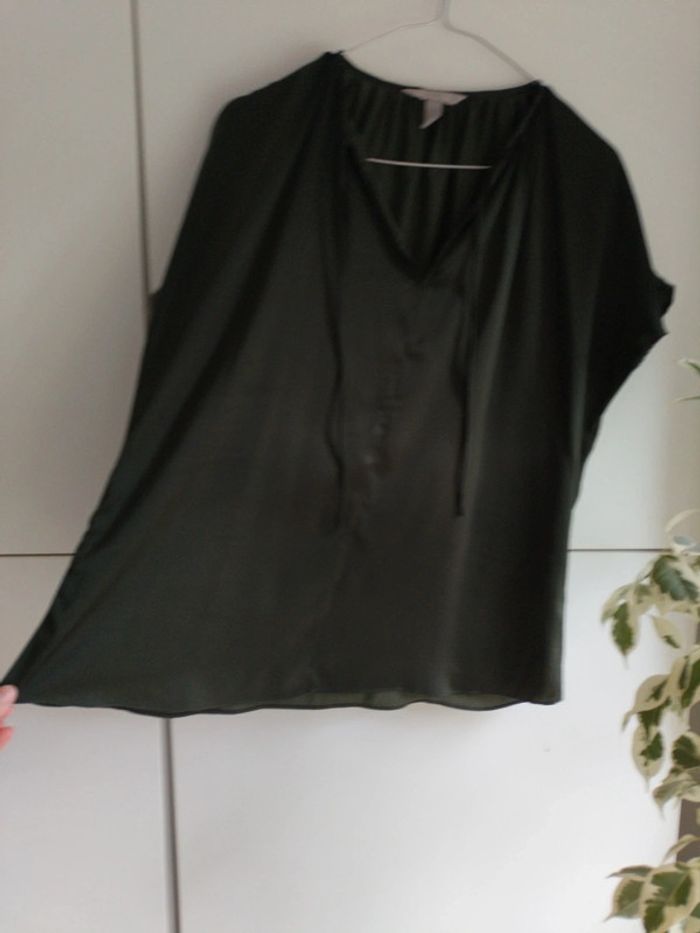 Blouse kaki satin Oversize - photo numéro 7