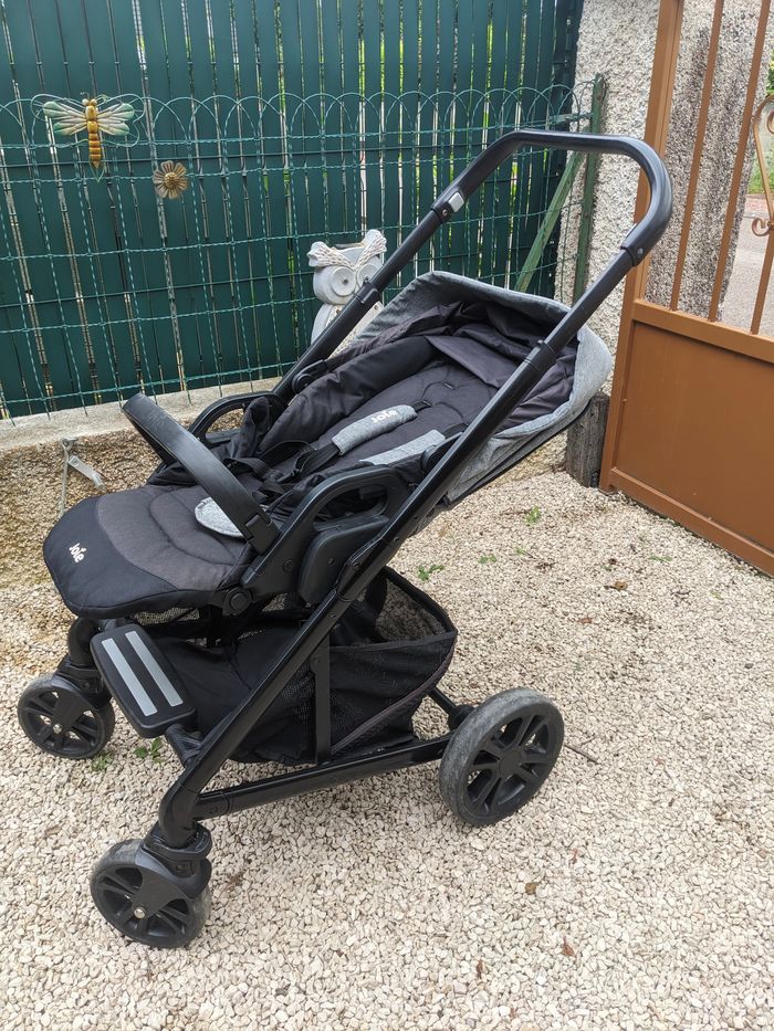 Poussette joie chrome en  très bon état et propre - photo numéro 3