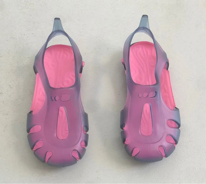 Chaussures aquatiques 23