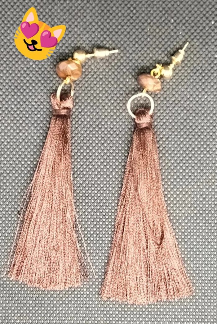Boucles d'oreilles pom-pom marron