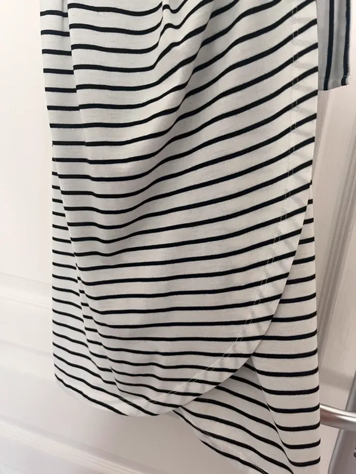 Robe cache coeur Jenniyer blanche et noire - photo numéro 3