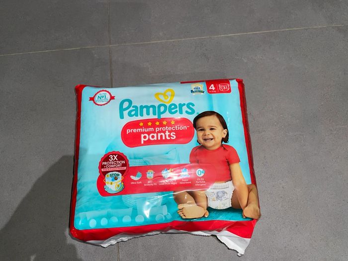 Pampers Premium Protection Pants Taille 4