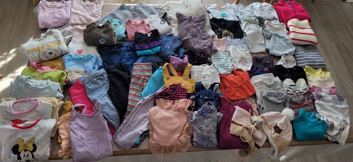 ** Lot de vêtements fille 2 ans toute saison **