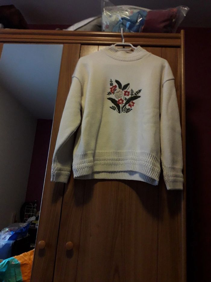 Pull chaud broderie fleur