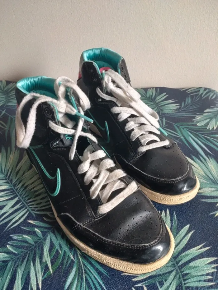 Baskets montantes fille femme Nike pointure 39