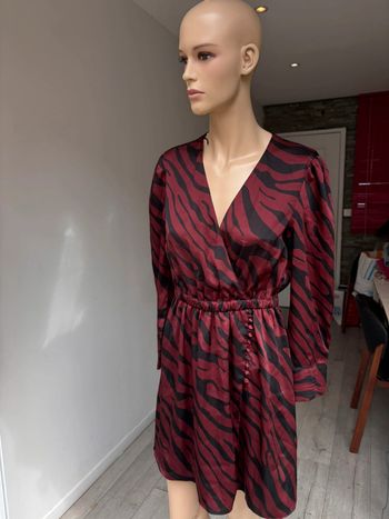 Robe d’été zébrée manche longue Zara neuve