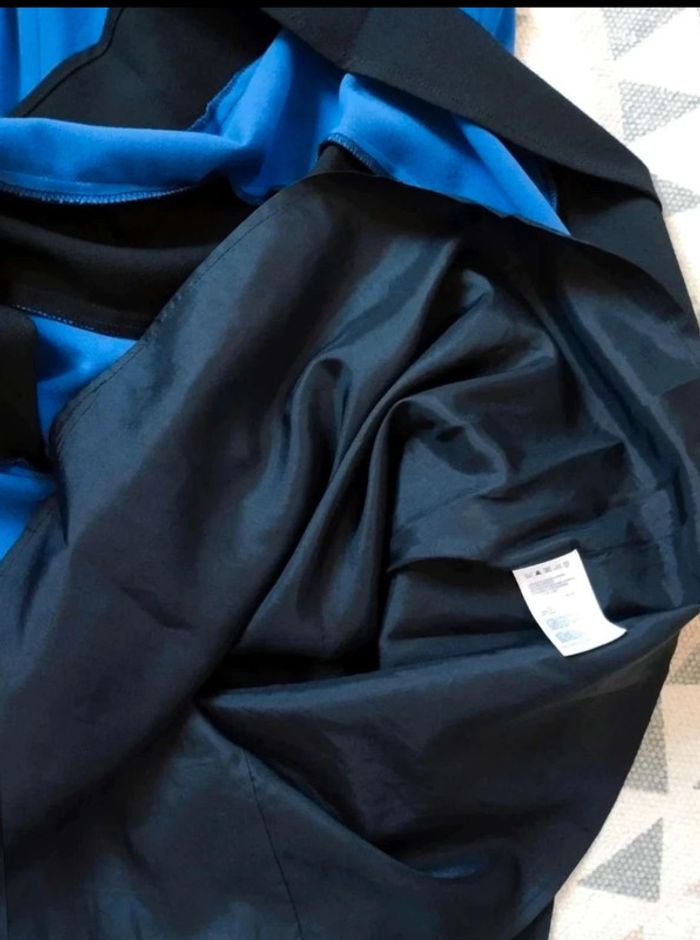 Robe  patineuse  sans  manche  - bleu  noire -  Manoukian  -  XS  -  Comme  neuve - photo numéro 10