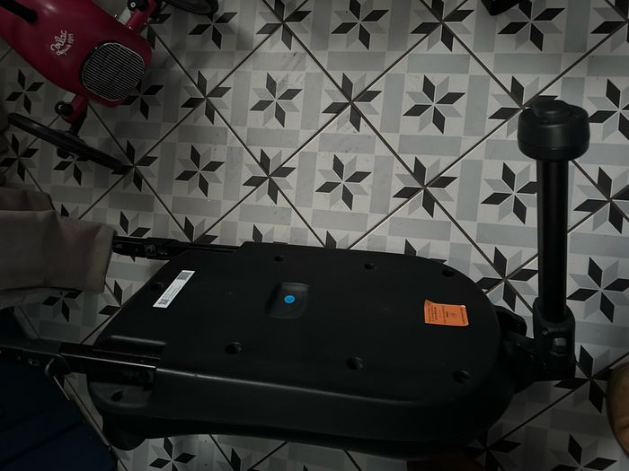 Cosy bébé avec sa base isofix - photo numéro 5