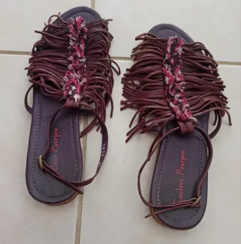 Sandale Couleur Pourpre