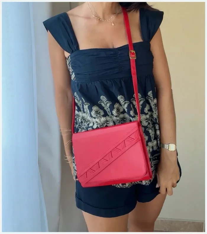 Sac Bally cuir rouge très bon état - photo numéro 3