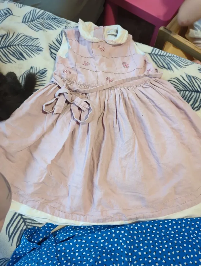 Robe petites fleurs brodées