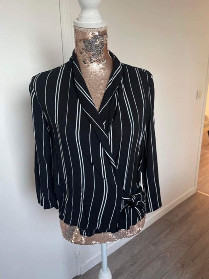 Blouse noire rayures blanches Pull & bear 36