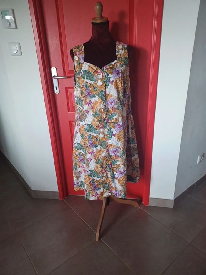 Très jolie robe pour femme - photo numéro 2