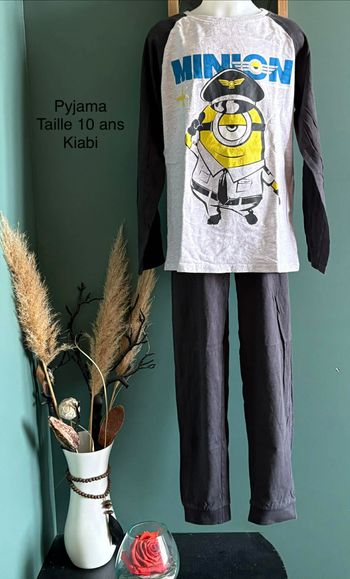 Pyjama  taille 10 ans  