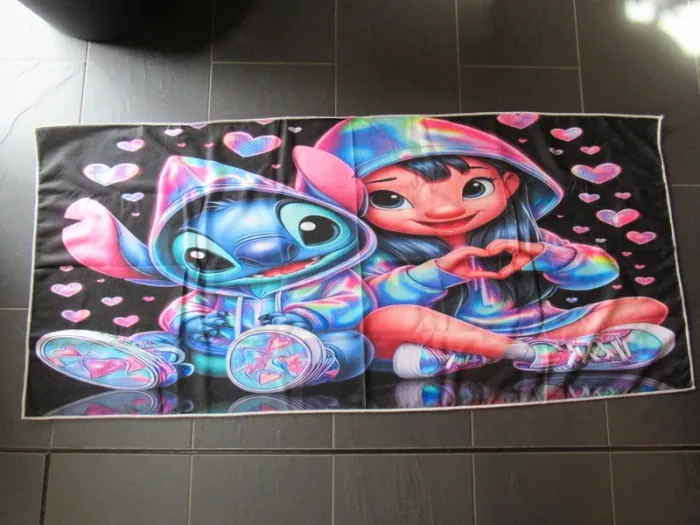 Serviette de plage Lilo & Stitch neuve (drap de bain)