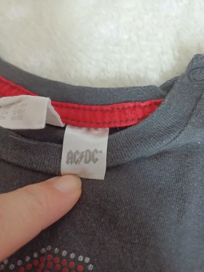 T-shirt ACDC 86cm H&M - photo numéro 3
