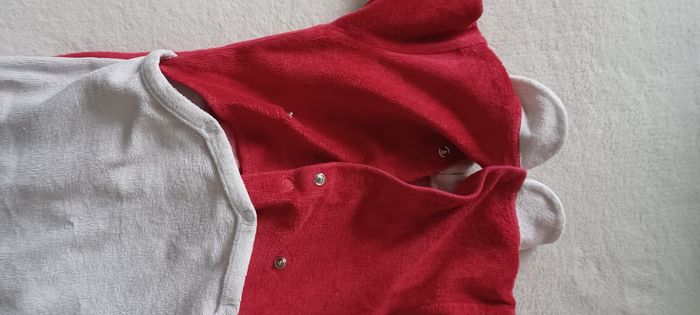 Très joli petit pyjama une pièce bébé fille T 18 mois - photo numéro 9