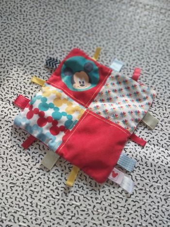 Doudou plat Mickey disney