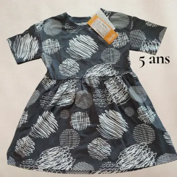 Robe 5 ans -neuve avec étiquette-bembi