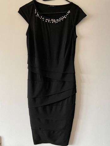 Robe bijou noire Orsay correspond à un 38