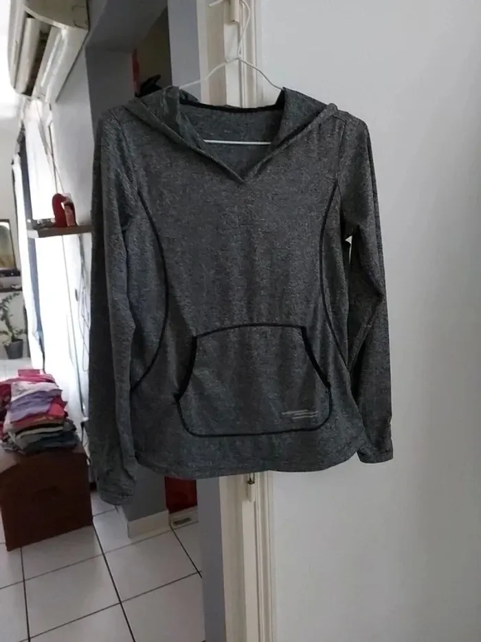 Pull sport leger - photo numéro 5