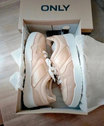 Baskets chaussures 38