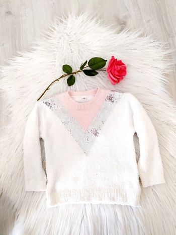 Pull fille 3 ans maille bouclette tricolore avec sequins argentés motif V girly
