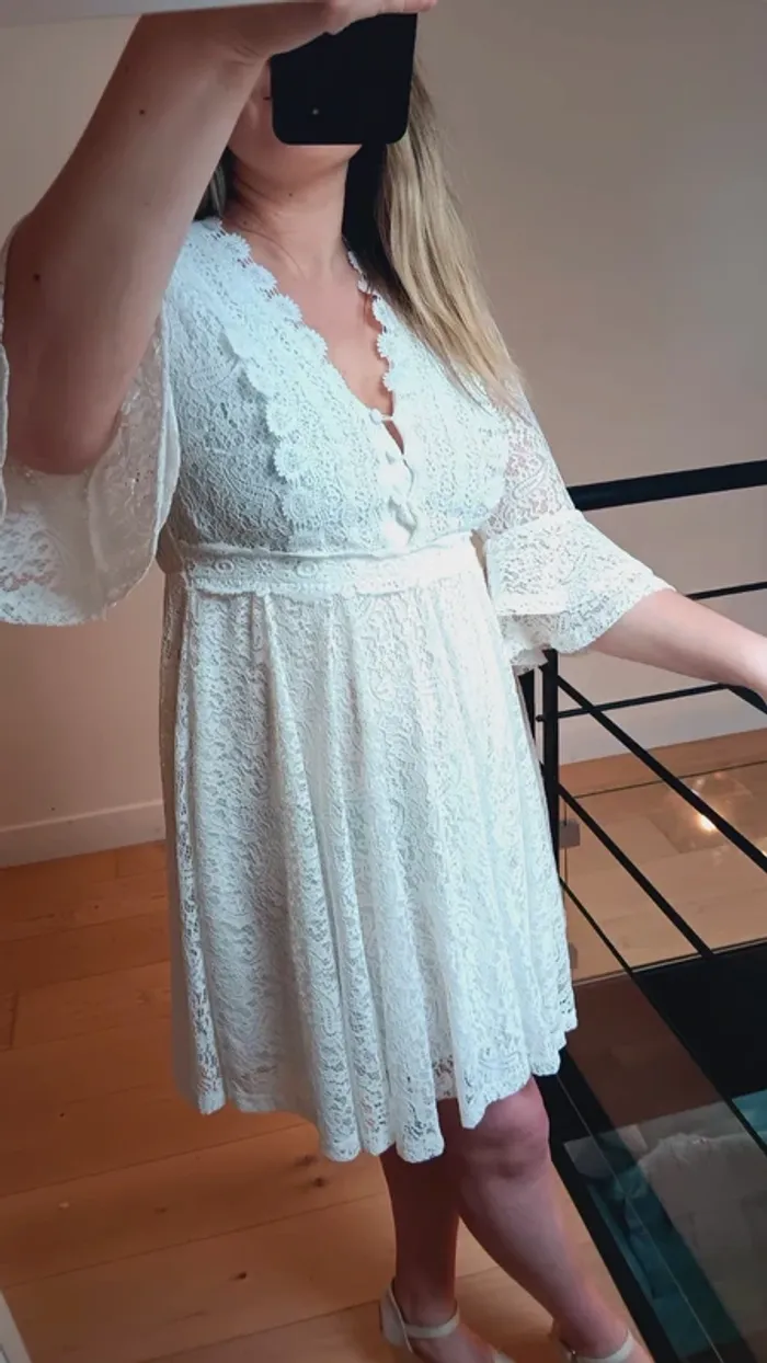 Robe dentelle blanche - photo numéro 4