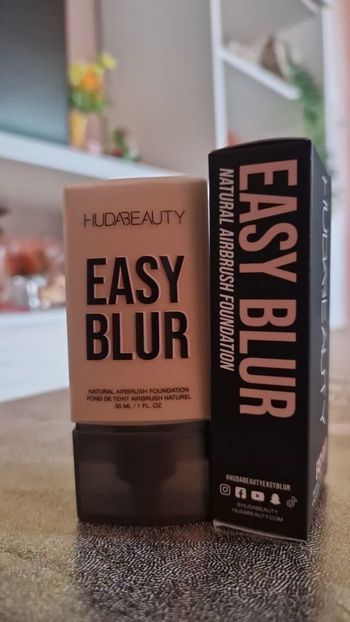 Hudabeauty fond de teint easy blur crème brûlée 150G 30ml neuf