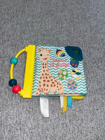 Jouet livre Sophie la girafe