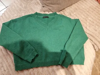 pull courte en laine vert