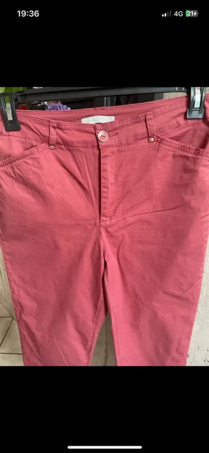 Magnifique pantalon en 40 de la boutique Armand Thiery en excellent état proche du neuf - photo numéro 4