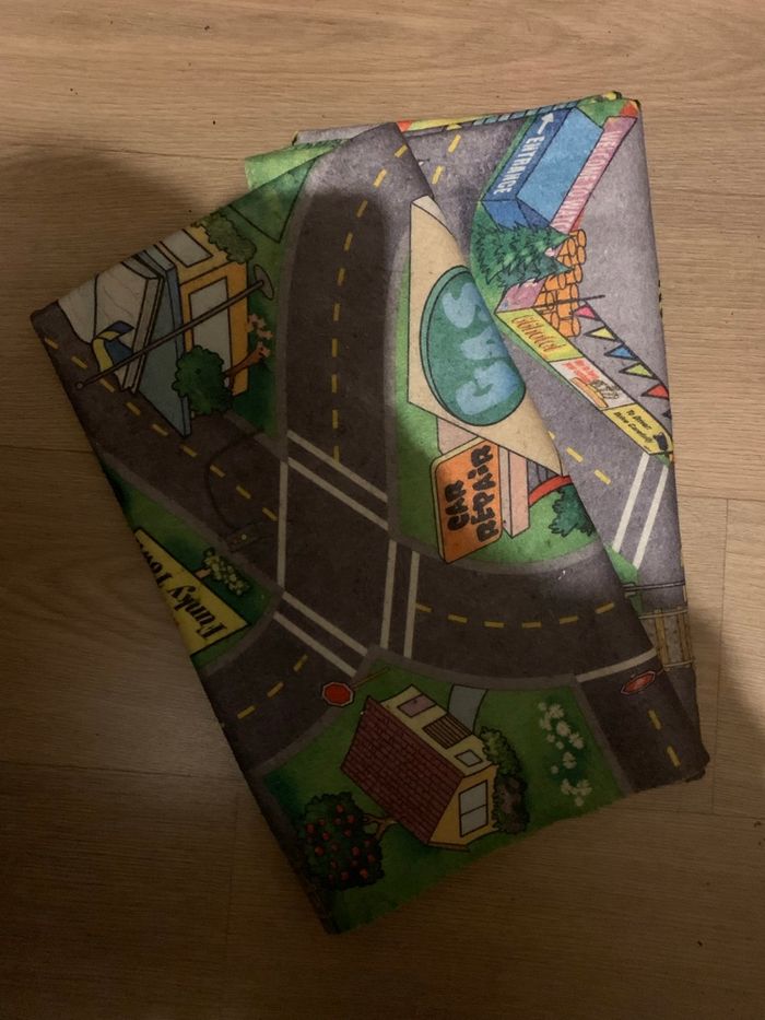 2 piste/tapis en feutrine pour petite voiture