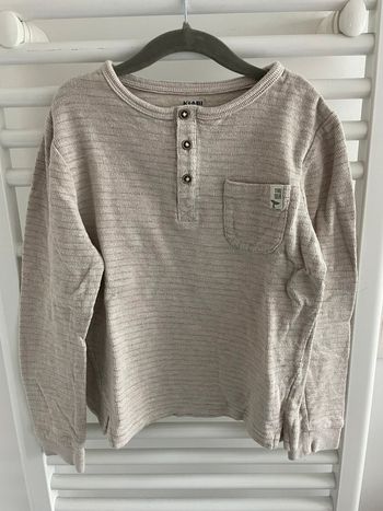 TEE shirt manche longue kiabi  8 ans