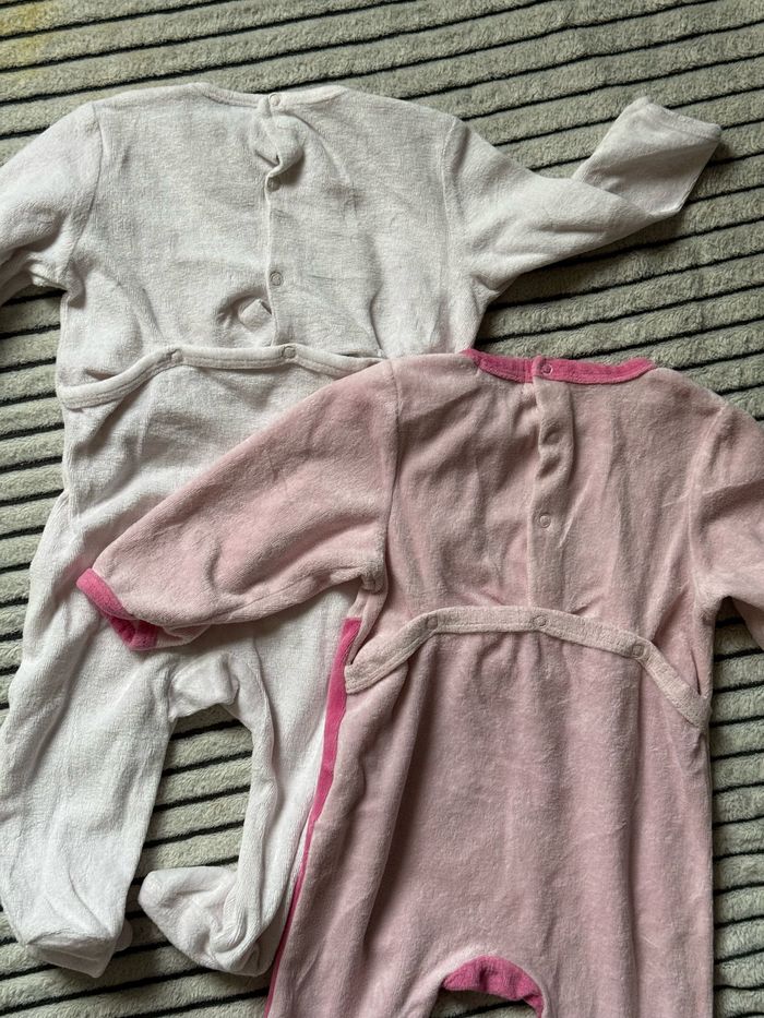 Lot de deux pyjamas 9 mois - photo numéro 2