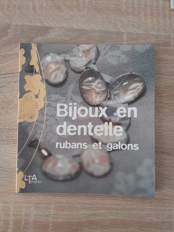 Bijoux en dentelle