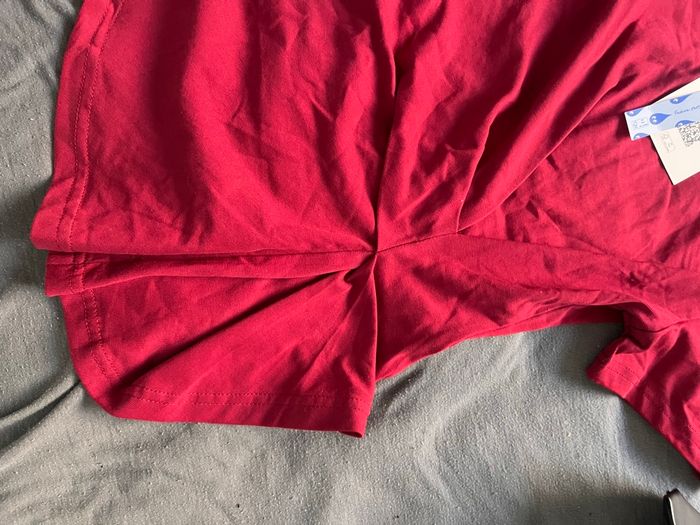 tee shirt rouge - photo numéro 4