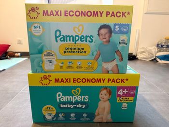 2 cartons couches Pampers neuf
