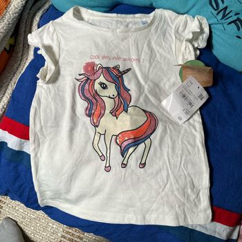 TEE shirt licorne