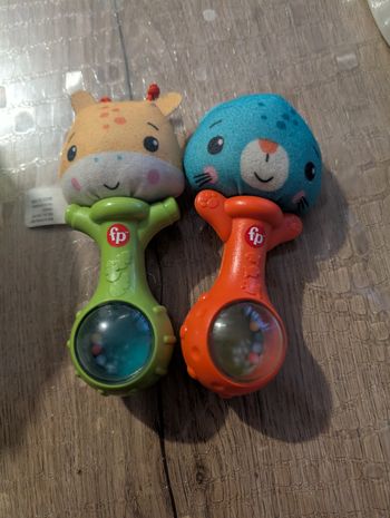 2 Hochets Fisher price