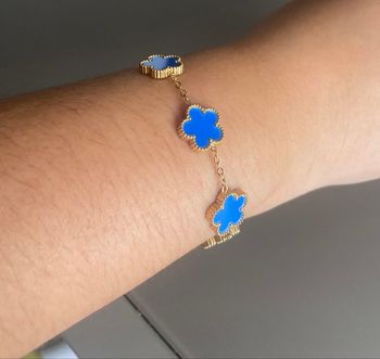Bracelet en forme de trèfle bleu