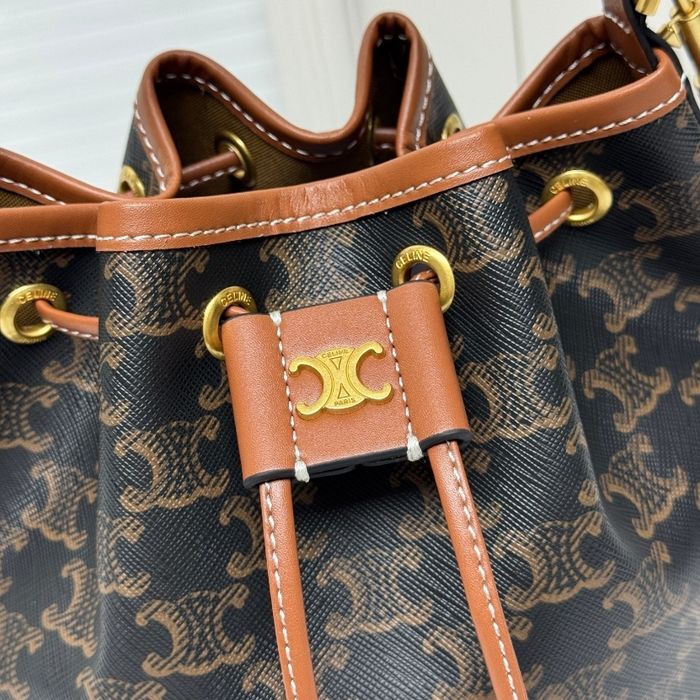 CELINE  121 - photo numéro 2