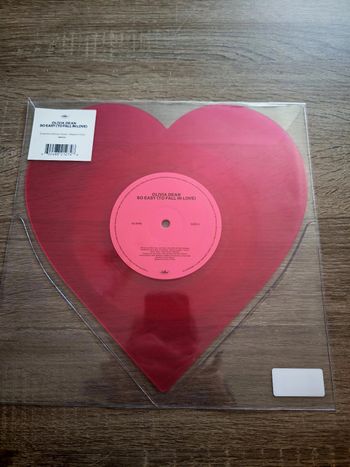 Olivia Dean So Easy (To Fall In Love)