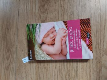 livre Un bebe, un secret