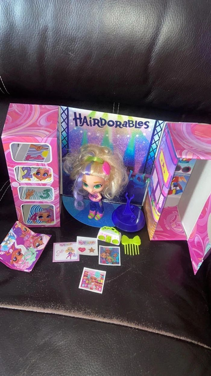 Hairdorables avec la boîte et les accessoires - photo numéro 2